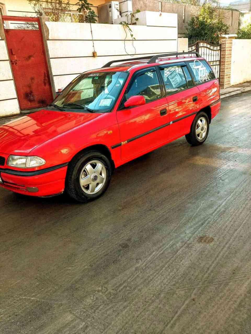 سلام عليكم
وين الي يدورون جديد وبل استره ستيشن وارد ياباني 1997مكفوله كفاله عامه من الصبغ والتبديل محرك 1600كير تخم تاير حداديه جديد سنتر لوك  جهاز إنذار شاشه كامره خلفيه ميكانيك وضع الشركه تبريد تدفئه ويل كب بلادي 4جام كهربائي سقف كهربائي غرفه وضع شركه 
مرايات كهربائي السياره جديده على وضع الشركه احلى من الصور تجي وشوف بنفسك ربع متصرف عليها 
رقم بغداد تحويل ثاني يوم،  السياره موجوده بغداد الحريه 
***********
