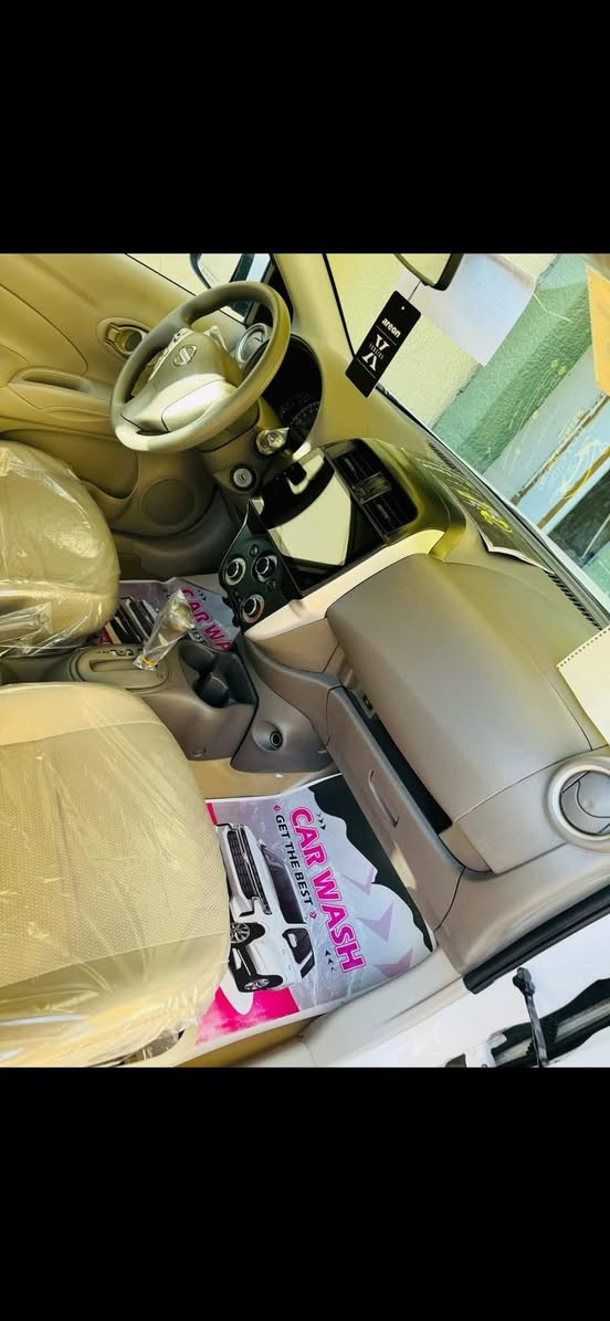 السلام عليكم سني هندي ٢٠٢٠ بيها طخة بباب الصدر بسيطه و مصلحه و مرشوش الباب شويه صبغ ماشية ١٣٥ مكانها بغداد الزعفرانية *********** السعر ١١٢ و بيها مجال
