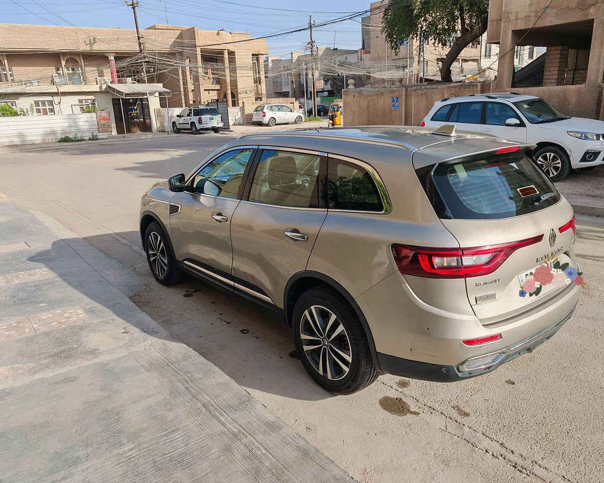 رينو كوليوس 2018
فول مواصفات وكالة 

رقم اربيل السنوية باسمي 

ماشية 80 الف 

السعر 148 وبيها مجال
***********
