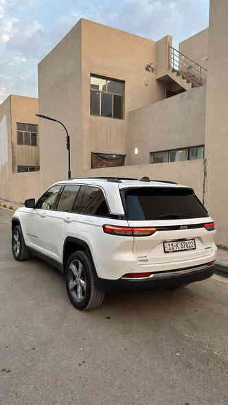 السلام عليكم 
جيب كراند شيروكي لمتدد بلاص ٢٠٢٣ 
فول مواصفات للاخير ماعده جكات 
  رقم بغداد بسمي تحويل مباشر
 (الضرر كما موضح بل صور ) 
ويوجد سونار جديد 
عداد المسافه 69  الف 
مواصفات
؛بصمه 
؛بانوراما
؛صندوك كهرباء 
؛٥كامرات 
؛رادرات ٣٦٠ درجه 
؛حساسات خلفيه 
؛بردات خلفية 
؛شاحن واير ليس 
؛منبه اصطدام 
؛وقوف ذاتي 
؛تحديد مسار 
؛نضام صوت Alpine
؛تبريد قطعتين 
؛دخول ذكي 
؛تشغيل عن بعد 
؛كشنات تدفئة تبريد +كشنات خلفية هيتر
؛السعر ٣٢الف 
اي استفسار ***********
مكاني بغداد
