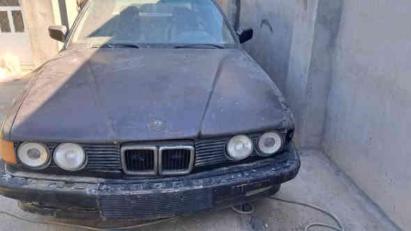 السلام عليكم بي ام مزاد رئاسه الجمهوريه سعر ١٦ ورقه ***********
