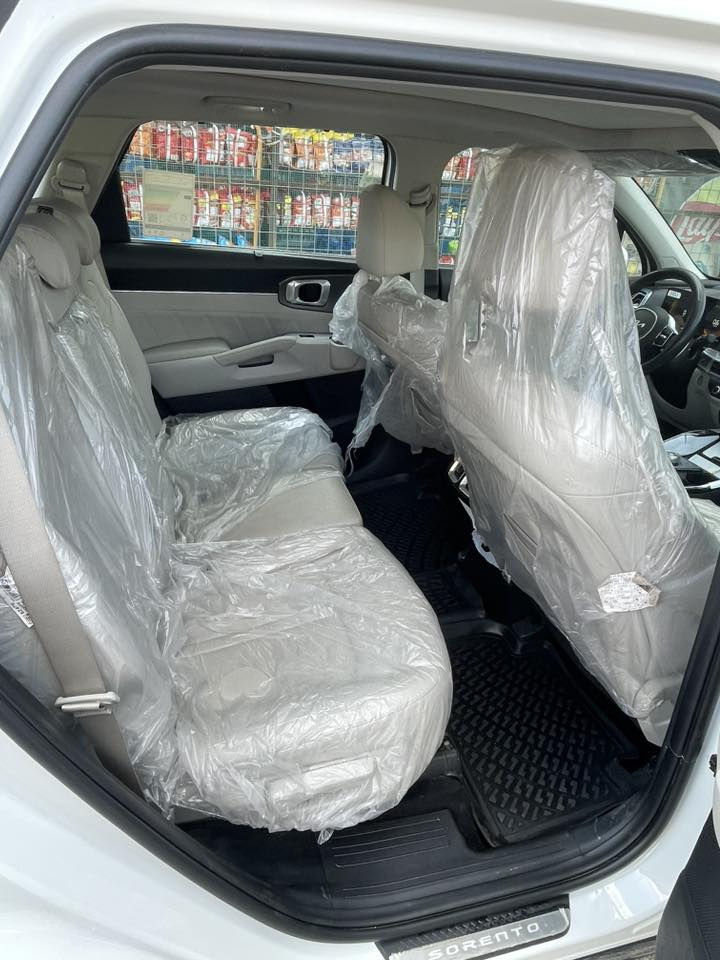 السلام عليكم كيا سورنتو 2025 ضمان شركه اكدال 
فول موصفات  بنرامه السيارة
ويل ٢٠ 
كشنات جلد وحار بارد   مكفوله من بارد وصبغ وفتح 
كهرباء 
جنطه كهرباء 
حساس خلفي امامي   سعر ٣١٨ مجال بصيط جدا 
شاشه متصله 
تحكم جهتين 
شفتات استيرن 
7 راكب 
رقم بغداد تحويل ثاني يوم 
بغداد البلديات 
رقم ***********
