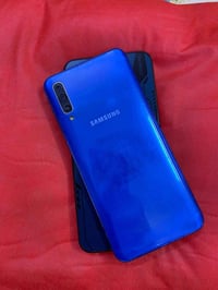 شباب عندي جهاز A50 جهاز نضيف فقط مبدل شاشه اصليه وبي فطر شعرايه مبين ب...