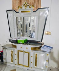 غرفه جديده للامانه استخدام 4 اشهر فقط، السعر 750 وبيها مجال بسيط. للأس...