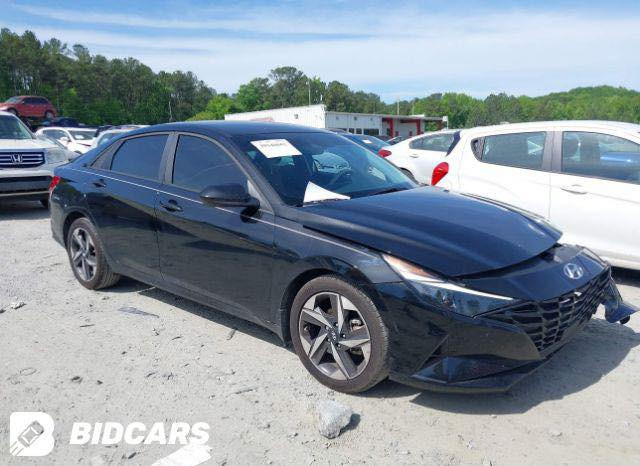 سلام عليكم 

النترا للبيع موديل 2023 فول مواصفات عده فتحه سقف
محرك 2000 دوش بصمه تشغيل عن بعد وارد امريكي 
ضربتها كلش خفيفه رقم بغداد سياره بأسمي تحويل مباشر
مقاعد قماش كشنات تدفئأ رادار امامي خلفي تحكم قياده تحكم سرعه مستشعر وقوف هند بريك كهرباء السعر 150 وبيها مجال 
للتواصل واتساب ***********
