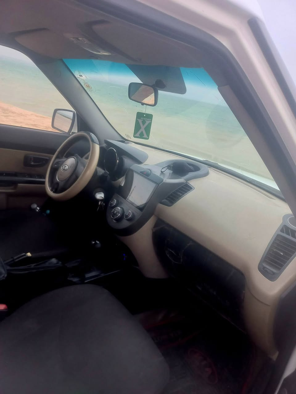 كيا صول ٢٠١١ خليجي محرك ١٦٠٠ دوش رقم اربيل دولي سيارة جاهزة من كلشي بيها فقط قطعة وحدة صبغ نص الجاملغ الايسر فقط ضربة سطحية  بدون دواخل الشاصي مكفول البجم بلادي السيارة جديدة وكلشي بيها بلادي باتري جديد شاشة وكامرة منظومة تبريد جديدة تبريد ثلج ادامة كاملا للبريك تايرات جدد السعر ٨٥ ورقة تحويل مباشر بأسمك للاستفسار ***********
