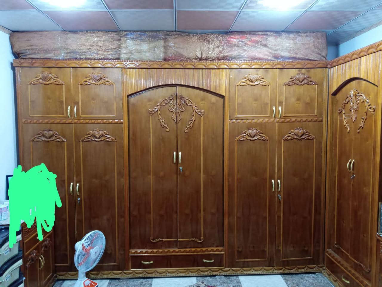 السلام عليكم ورحمة الله وبركاتة
اللبيع قرفت خشاب جديدة الغرفه طابقين 
شرط شخط مابيهه مثل ما موضح بل صور 
السعر.. مليون و ميتين وبيهة مجال 
التصال عل رقم ***********
