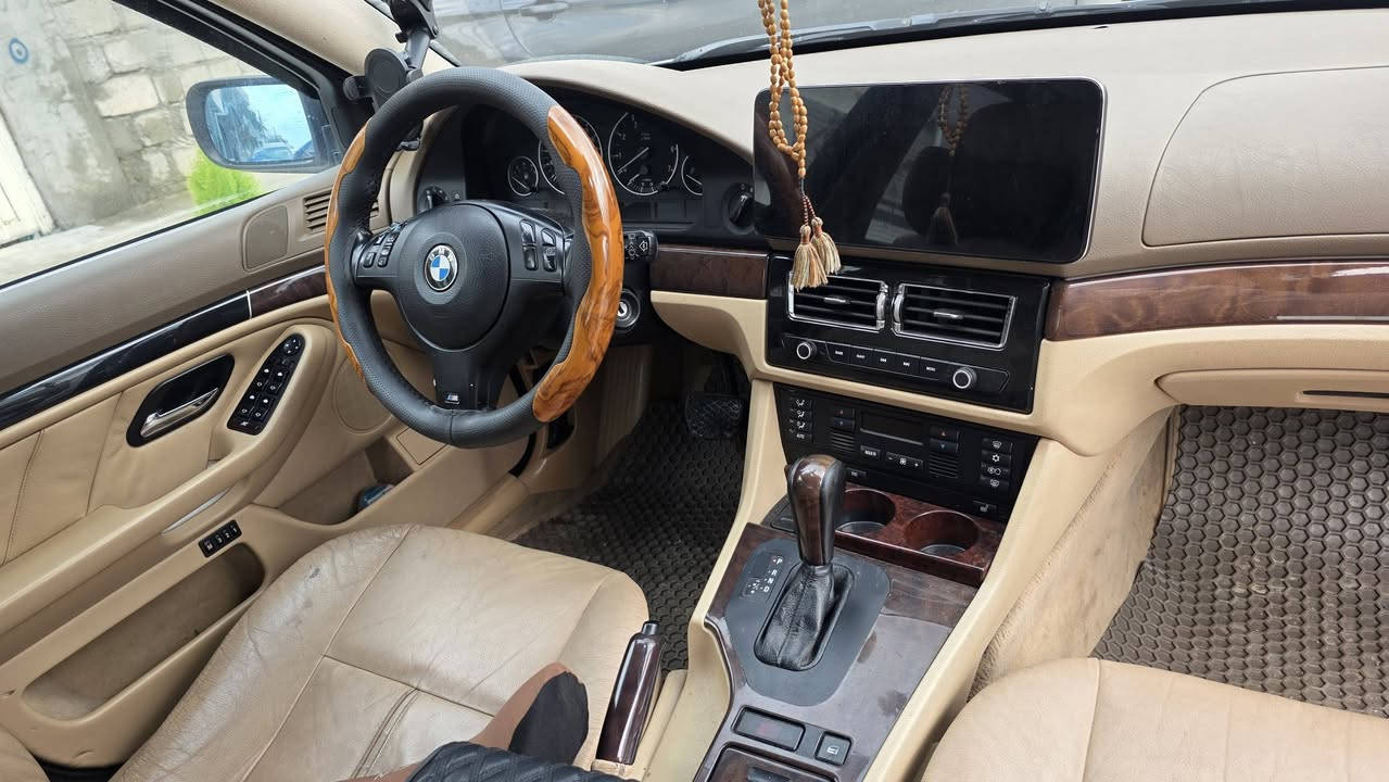 ســـلاو خـــوای كــەورە له هــــە مــــولایـــەک   bmw ســـەقـــەر بـــۆ فـــرۆشــــتـــن مــــۆ د یـــل 2002 (525)  گــێــر  ئــۆتــۆ ســپــۆرت فــــول   بــــەس ســـلایـــت نــیـــە لـــێــدراوی هــــج نـــیـــە لـــەســـەر دەقــی شـــەریـــکــە کـــوشـــن جـــلـــد هـــیــتـــەر نـــاو فـــۆڕمـــیــکــا نــــاوزەردە  M  سەیارەکە پانکەی کــارە بــای گـــێــڕو مـــە کــیــنــەی ســـفــرە ڕۆنی گێـــڕ تـــازە گـــۆڕاوە کـــامــل ســێــرفـــزە چـــوارتــایـــەو ویـــلـــی m لـــۆکــی لـــەســـەرە  شـــاشـــە ی کـــراوە بـــە جــیــزی شـــاشــە ئـــایــپــات   لایــتــی بــیــلادی زیـــنـــۆن  لـــەســـەر دەقــی شـــەریـــکــەماوە  مـــاڵــی دۆســتـــە یـــەک نـــەقس 100$ بــبــڕە نــــرخـــی (130) گـــەڵاو مـــەعــمــەلە  tb (ســەنــەوی  2 ســاڵەبــەســەرچـــوە ( شـــوێـــن هــەڵــە بــجـەی تـــازە  ***********& ***********
