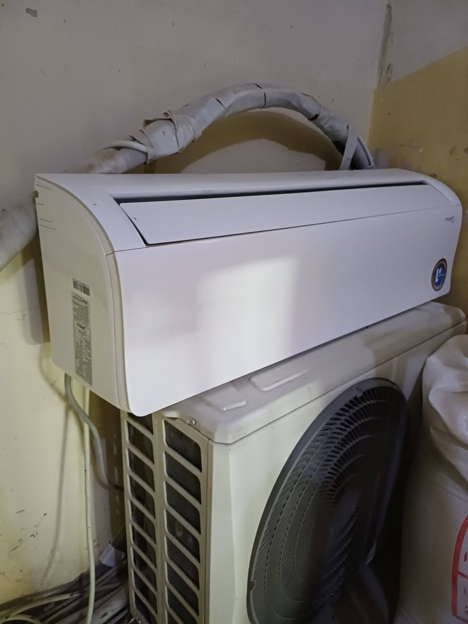 السلام عليكم سبلت 2 طن ميديا موديل2025 للبيع  نظافته %99  مستخدم فقط ٢٠ يوم  650 قفل


**إذا كنت صاحب هذا الإعلان وتريد حذفه لأي سبب، رجاءا أرسل رسالة إلى الدعم الفني**