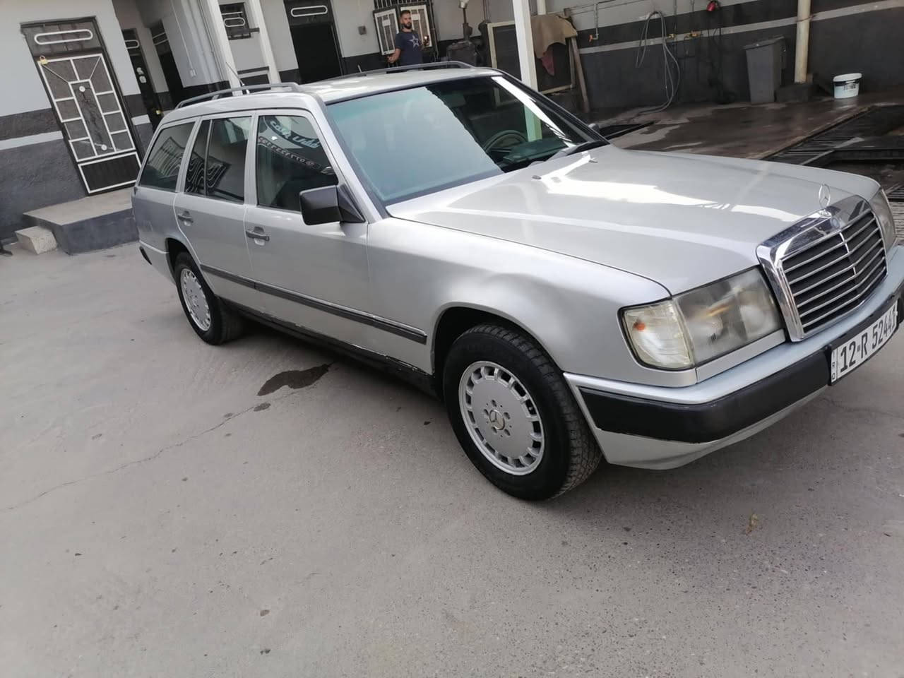 السلام عليكم مرسيدس للبيع موديل 1991 عنوان موصل سعر (54)  وبيها مجال
تبريد شغال
مصبوغه عام جماليه صبغ اوربي
محركها بلادي
الاتصال على الرقم ***********
 الرقم بي واتس اب
علماً السياره من 2018 جانيها
