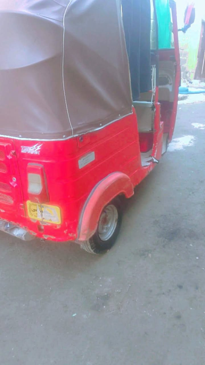 تكتك 18 شهر12 نقصهه بس جادر وقليل خياسات تكتك نضيفه كبل لشارع سعرهه 2600 مكاني بغداد  حي ‏‪***********‬‏
