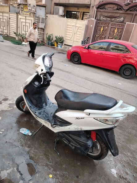 سلام عليكم دراجه كمكويه جي 4كفاليه عامه مكينه 125تونه شاته راجزه جدجد تونه شاته نزله دراجه متعوبه على متوزيه على بيعه مروسه برانه 4كيره سعر ٩٠٠ تصل ***********متوجد    واتساب رصيد ما جود فيسبوك مكانه بغداد شعب شارع المدارس
