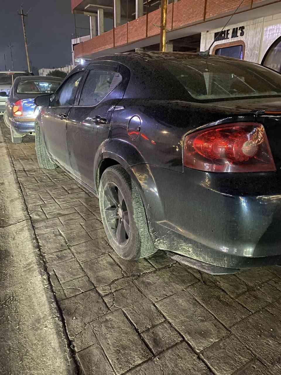 السلام عليكم 
أفنجر 
موديل 2011
كير مكينه كفاله 
رقم اربيل دوالي تحويل ثاني يوم 
صبغ عام بدون ضربه 
بجم كبس جنطه كبس 
مكينه 2400اربع سلندر

العنوان بغداد 
السعر :68وبيه مجال 
***********
