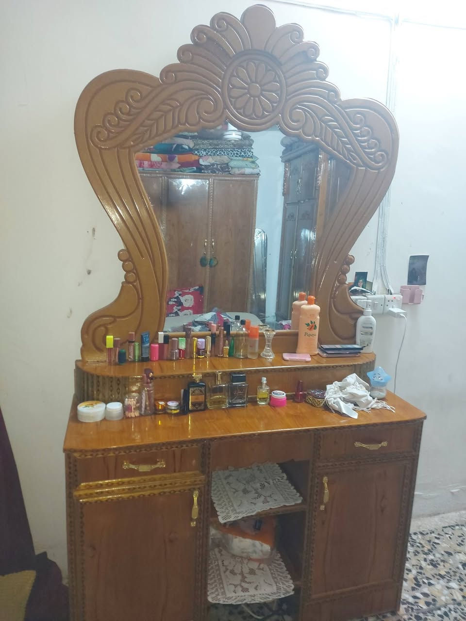 السلام عليكم غرفت حشاب لبيع ماخذه بملونين و٢٠٠وريد ابيعها حتاجيت وريد ابيعها رايدها مليون ٥٠ الغرفه كلشي ما بيها بس الميز مكسور شويه والمرايا مال جربيه مكسور شويه بغداد شعب الواتساب والخط ***********
