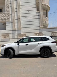 هايلاندر للبيع موديل 2024 بلاك اديشن ماشيه30 الف  ضمان ساز  بسمي السيا...