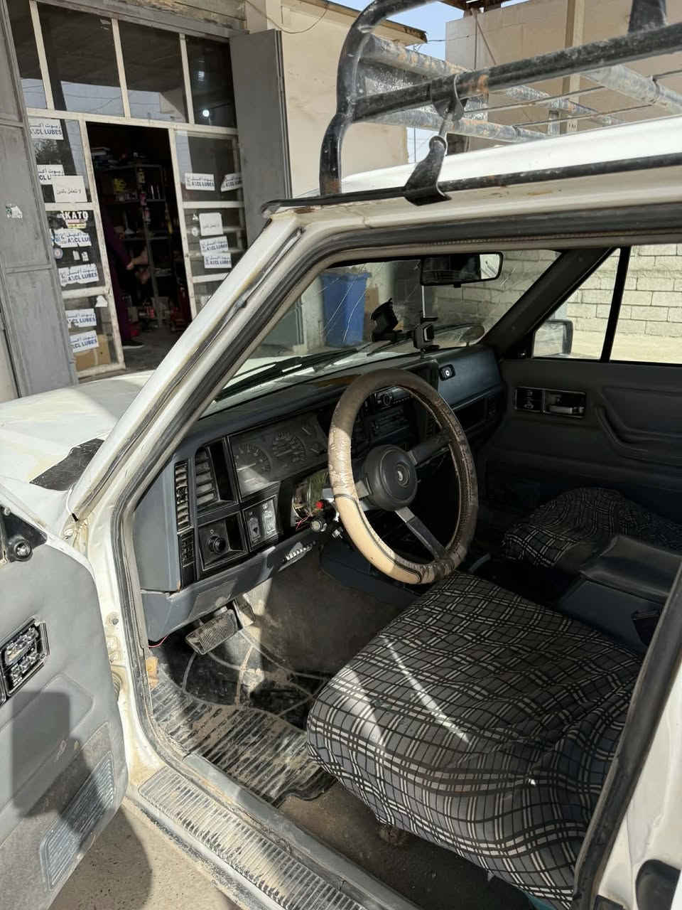 جيب شيروكي موديل 91 رقم نينوه مشروع وطني محرك بلادي سته كير وتماتيك سعر 30 وبيه مجال ***********
