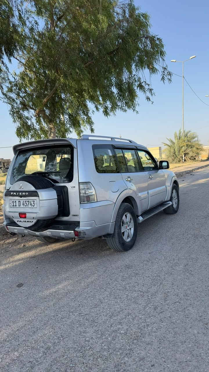 الفخامة اليابانية 
باجيرو حبتور موديل 2008 وارد خليجي

 المحرك 3000 . 6 سلندر ماشية 175 الف . اللون رصاصي .الرقم انكليزي حديث.  سنويه لل 2030 السيارة بأسمي تحويل على طول المواصفات . تحكم ستيرن . تبريد 3 قطع فول . شاشه كبيرة . كامرة خلفيه . حساس بگ . مرايات شفط . مرايات كهرباء سلاد روف ( فتحه سقف بنوراما ) . مثبت سرعه كروز . ثلاجه بل فرس.7 راكب .انارة زنون عالي وناصي وبلوجكتر . تدفئه وتبريد بلمقاعد .كشنات تحكم كهرباء . جام كهربائي وجامه السايق اوتو . قفل الابواب والنوافذ تحكم جهة السايق . بلوجكتر ضبابي خلفي .الفئه GLS .
شاشات خلفيه بلمقاعد(مفصولات) 
.مانع تزحلق . فتح واقفال الابواب والمري شفط عن بعد . نضام ازاله الضباب اثناء المطر . مضخه ماء خلفيه . المكان بغداد .   السيارة مسويلها ادامه . محرك جاهز . مبدل بلكات ومنضف نوزلات . ودهنها لكي مولي الالماني . مبدل تخم تاير قبل شهر كير ومحرك وحداديه وكهربائيات جاهزة من كلشي خير من الله 
سعرها 110$ وبيها مجال بسيط للطيبين 

***********
