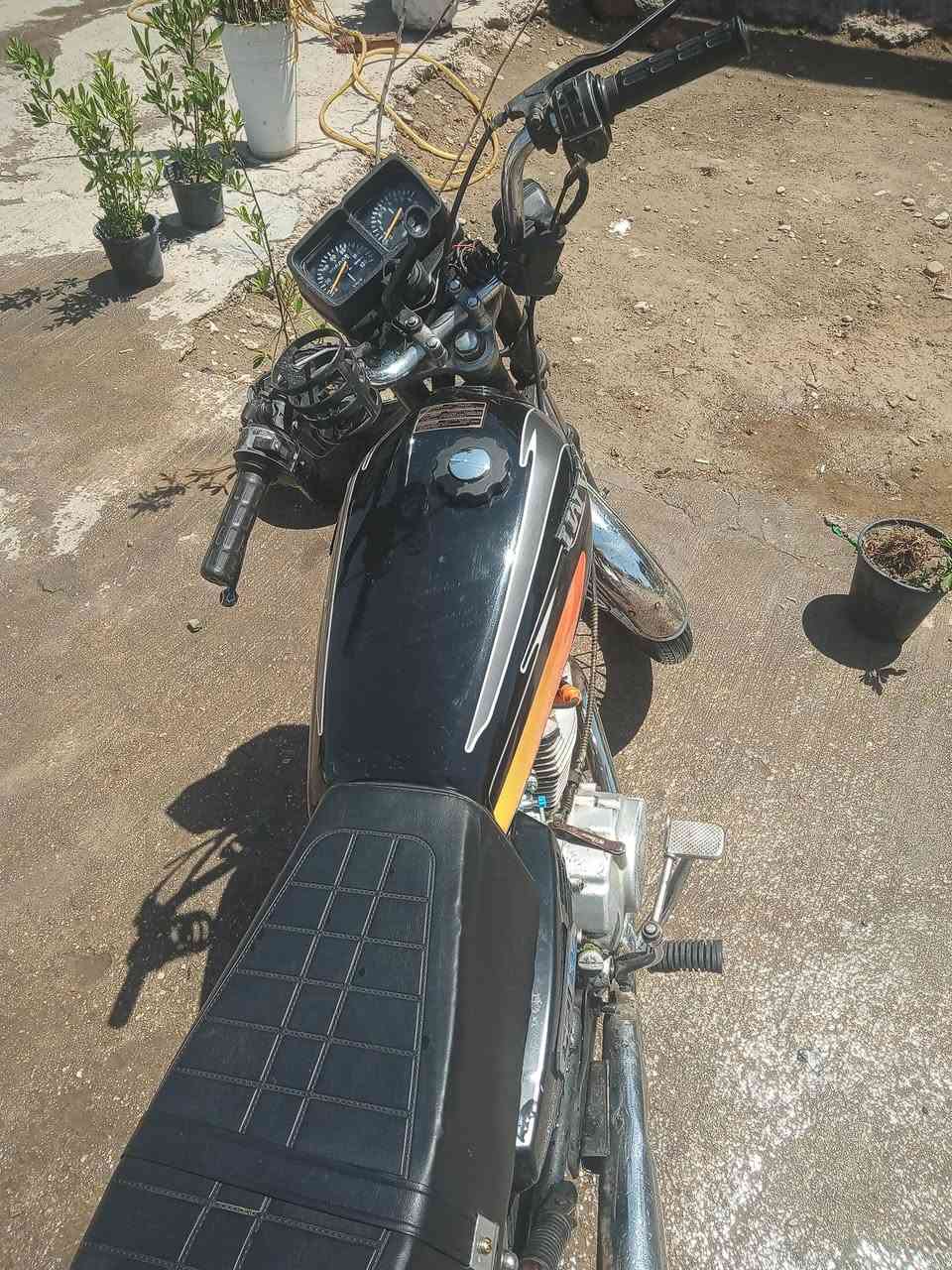 سلام عليكم 4كير مديل 18 للبيع   دراجه نص هندر تشتغل 
بيها نقوصات بسيطه 
السعر 325 وبيها مجال بسيط مكاني بغداد تقاطع درويش 
الاستفسار ***********
