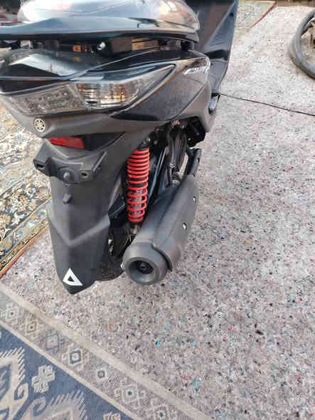 السلام عليكم من رخصة الادمن سكنس حديث لد للبيع دراجة جديدة لوك تتعب دكول جديدة مكينة كفرات كفالة عامة الف دينار ماتصرف عليها مكاني البنوك السعر 14 ورقه وبيها مجال بسيط حك الجيه وهذا رقمي ***********
