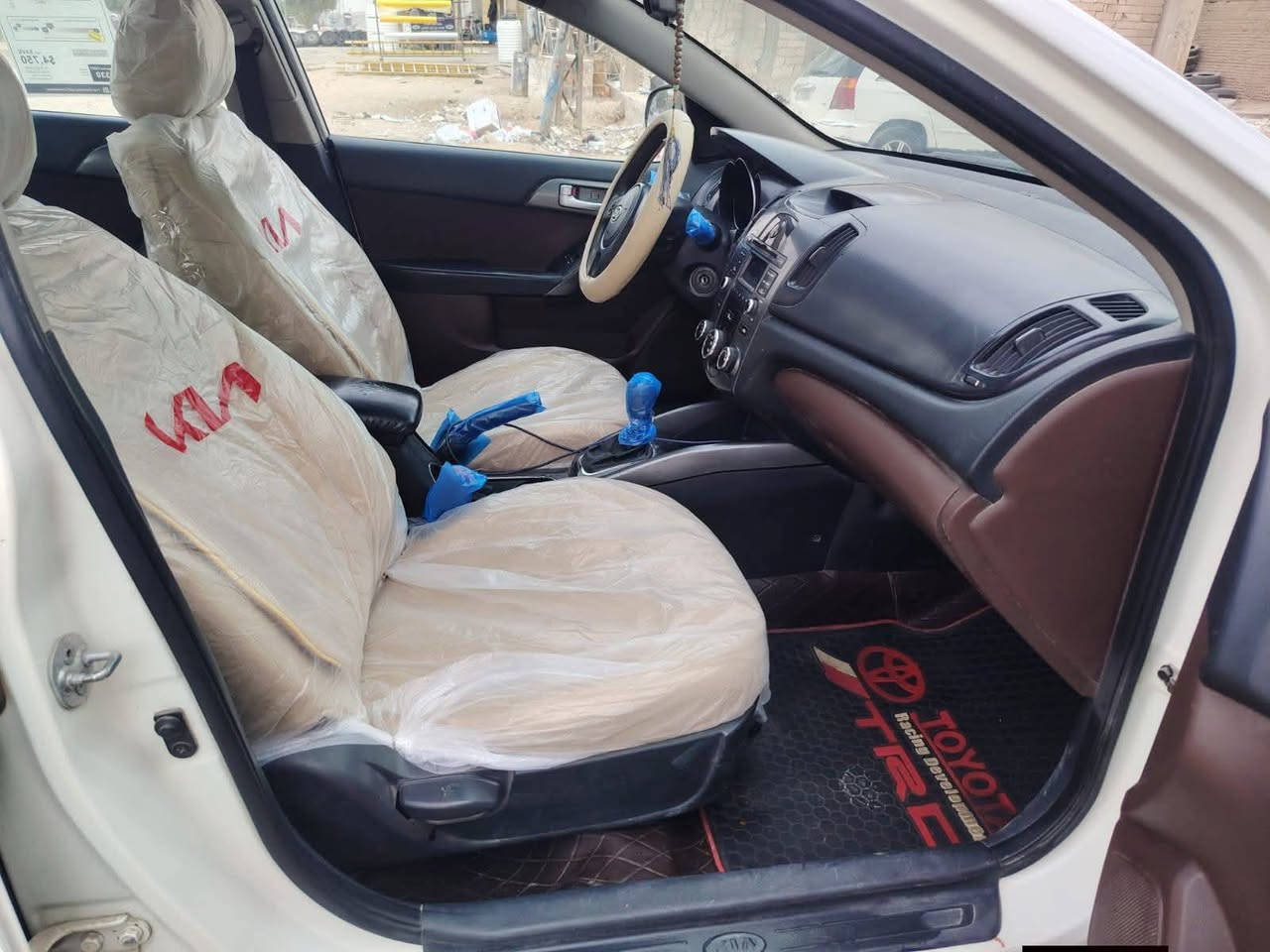 سلام عليكم سياره كيا سيراتو مديل 2011 البيع مكينه وكير وتبريد وحداديه جاهزه تخم تايرات جديد  ما عده بنيد مضروب شويه ومرجعينه شاير بل مري تحكم ستيرين سياره بل عافيه الي ياخذه مكان سياره النجف الاشرف شارع الاحولي سعر سياره 100 وبيه مجال هذه رقمي *********** يتوفر وتساب
