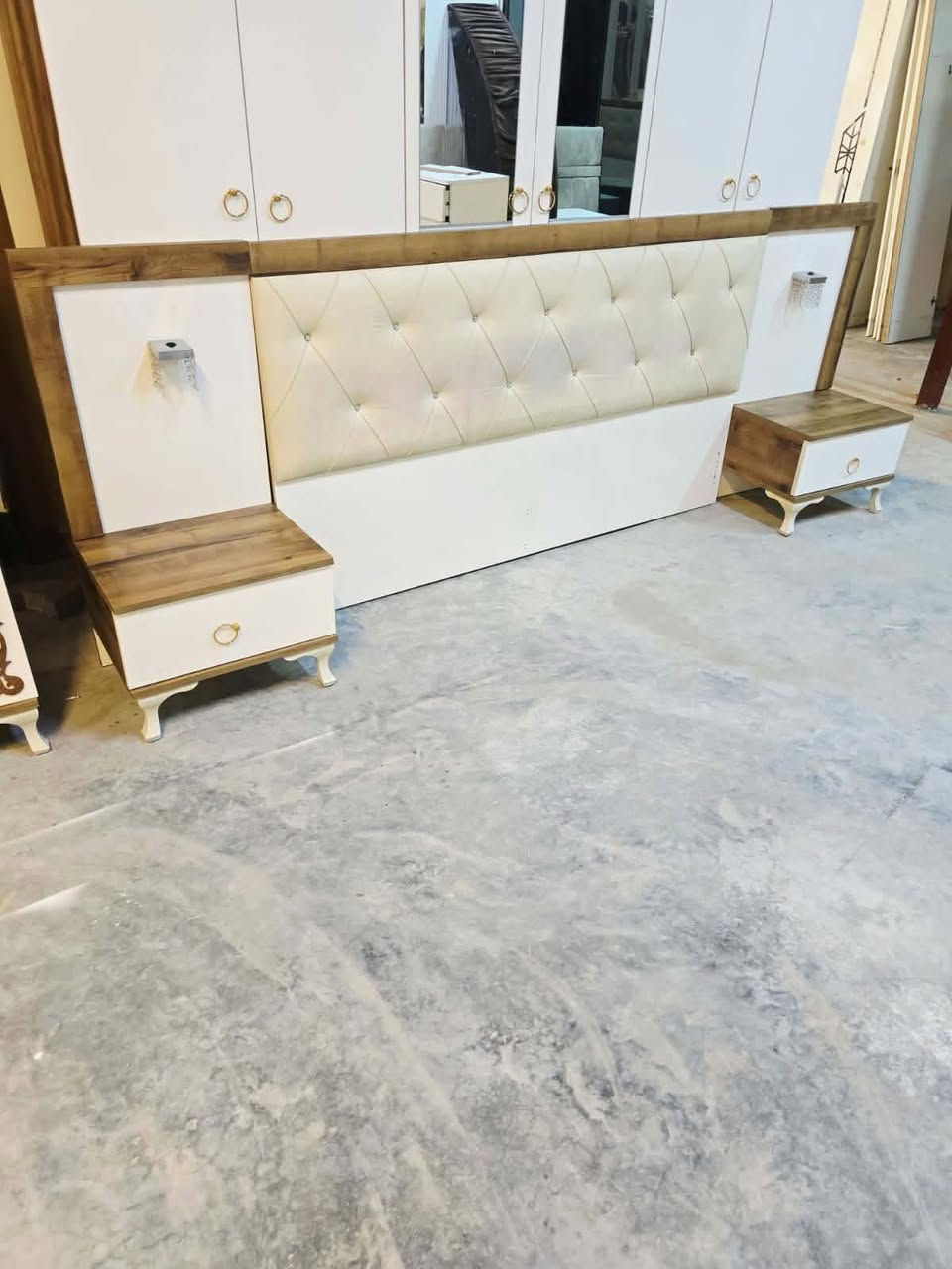 غرفة نوم مستعملة🇹🇷
 نضافة95 ٪💯
عدد القطع / 8 
نضام / أبواب 💢 
سعرها / 650 💸
شد ونقل داخل بغداد مجاني🚛
يوجود توصيل محافضات 🚛 بيهه مجال قليل


**إذا كنت صاحب هذا الإعلان وتريد حذفه لأي سبب، رجاءا أرسل رسالة إلى الدعم الفني**