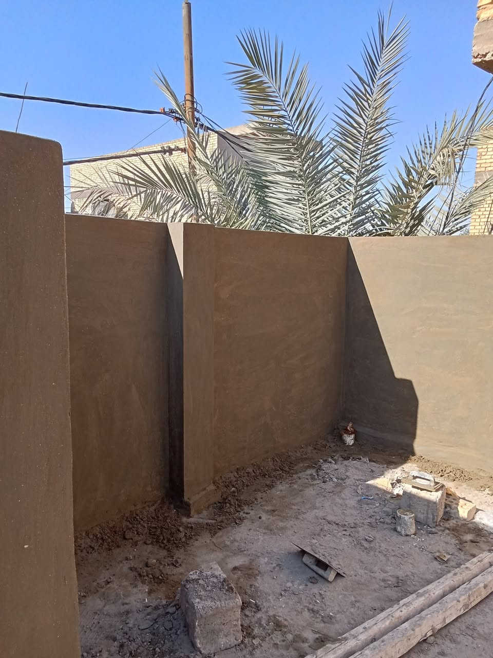 ماجد المصري خلفه لبخ اسمنت ***********
