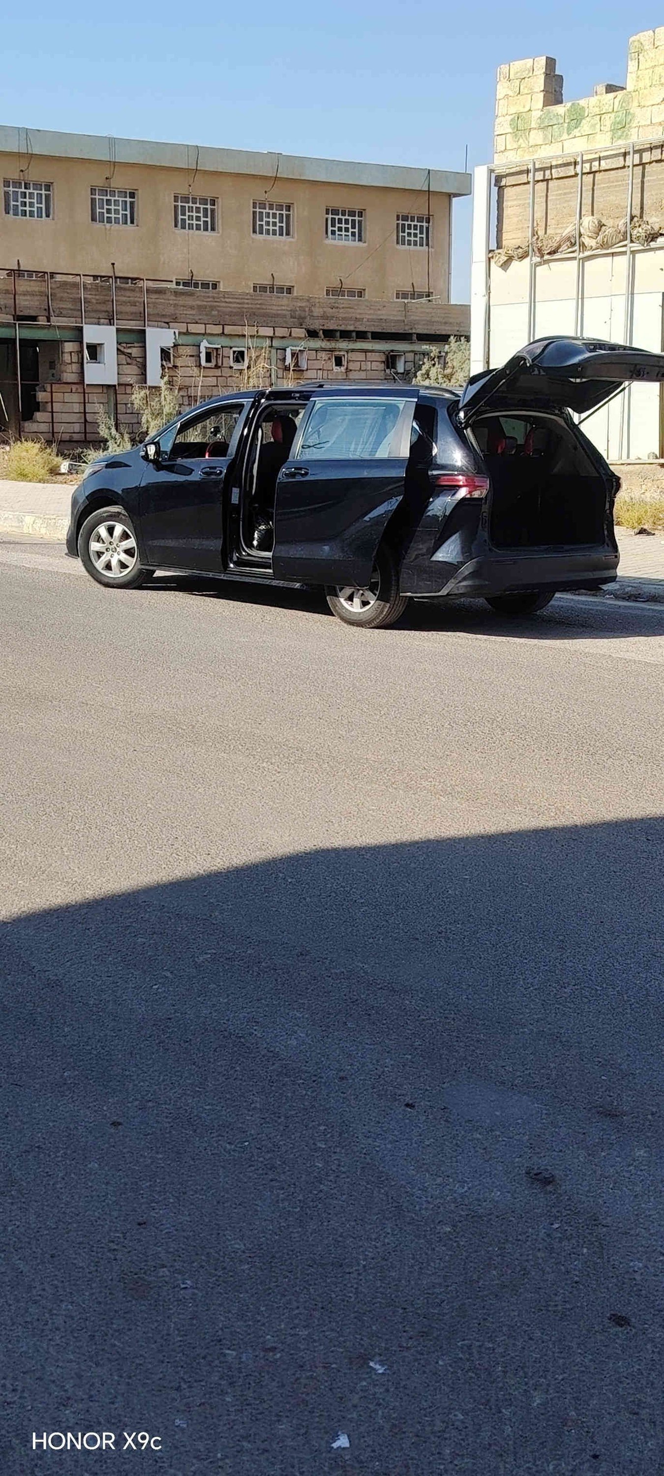 السلام عليكم
بيع مستعجل وسعر مناسب ٢٢٥ بسعر لسينا ل٢٠ وضرر حلو
تيوتا سينا 2021 Le بلاص يعني فتحه وشاحن لاسلكي
سياره جاهزه من كلشي
ضرر نص  باب سايق وجاملغ صور ضرر بالمنشور مبدلات فقط شاصي لغد سليم بدون اي شغل سياره ماشيه ٢٥٠ ميل خاص متواجد
*********** / *********** اتصال أو وتساب
