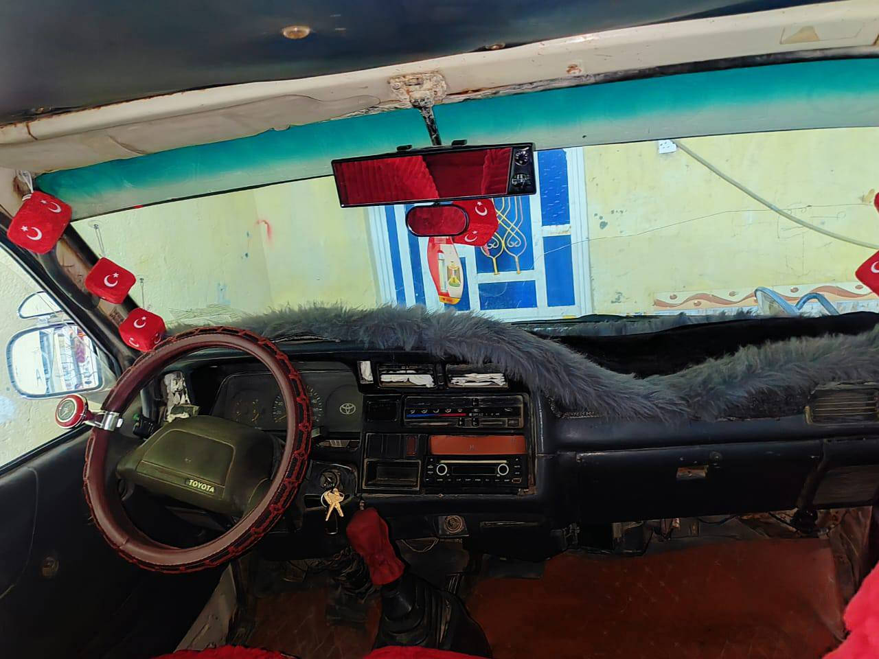 سلام عليكم تويوتا هايسا موديل 94رقم ذي قار اجره الماني 14راكب مكفوله كفاله عامه ضربه وصبغ سنويه 26 شهر الرابع تنتهي مصفره هيئه وغرامات قبل عشر ايام اتريد تحويل او وكاله مكينه وكير ونجي 6 كير عادي مشروطات جدد حداديه جديده خلفي وامامي تخم تاير ابو الخطه دلوب جديد كهربائيات شغاله باتري جديد السياره جاهزه وين ما تريد السعر 35 قفل قفل قفل العنوان الناصريه المركز للاستفسار اتصال على الرقم التالي *********** غير متواجد عل فيس اتصل على صاحب السياره
