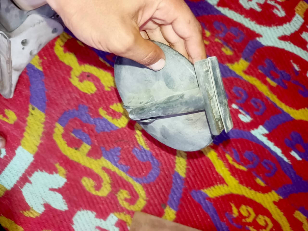 مرايه بريجؤ تفصيخ اصليه صؤب عبري  وسكنات سمجه ومرايه زغيره كلهن،٥٠ الف المكان النجف ٠
***********
