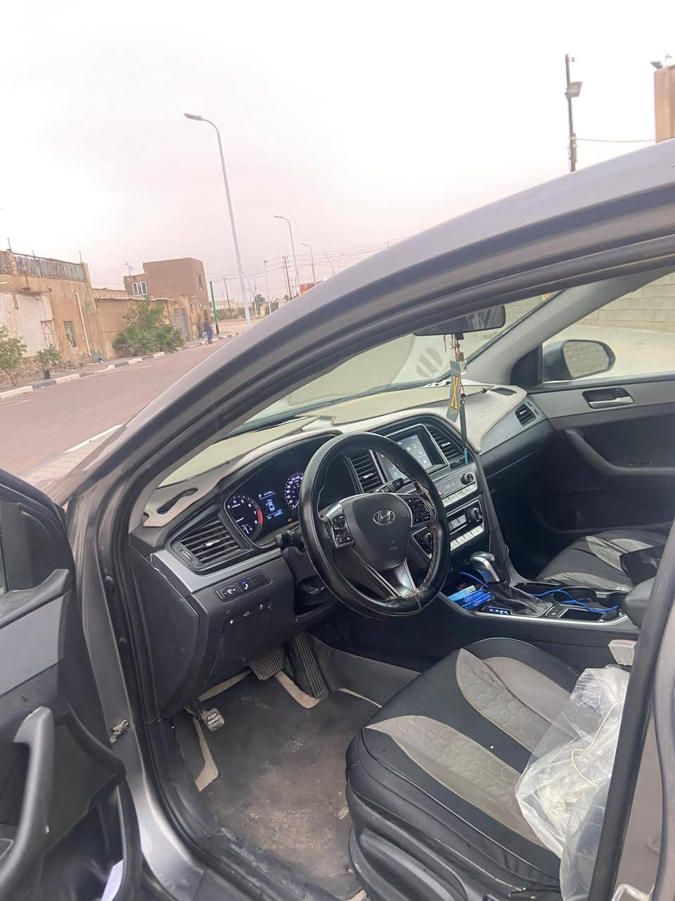 السلام عليكم

سوناته وارد كندي مديل 18 مكينه GDI 2400 حادثها دعاميه اماميه صبغ بنيد ودعاميه فقط تخم تاير وحداديه جديده رادارات وكامره خلفيه  رقم جديد سنويه ل30 سياره جاهزه السعر 135 وبيها مجال قليل شراي يتصل ويجي يشوف بعينه مكلف بالنشر التواصل الاتصال  ع ***********
