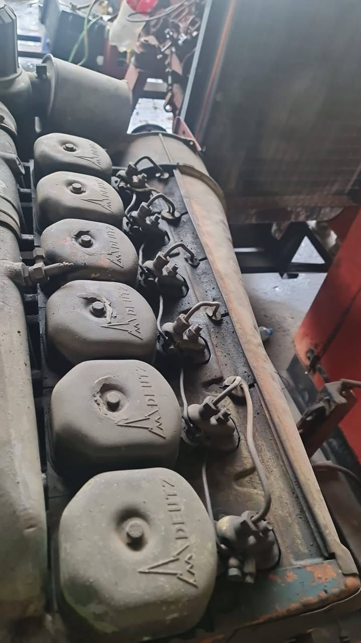 عندي هاي المولدة للبيع محرك دويز 6 باله و توليد 62 كي في


**إذا كنت صاحب هذا الإعلان وتريد حذفه لأي سبب، رجاءا أرسل رسالة إلى الدعم الفني**