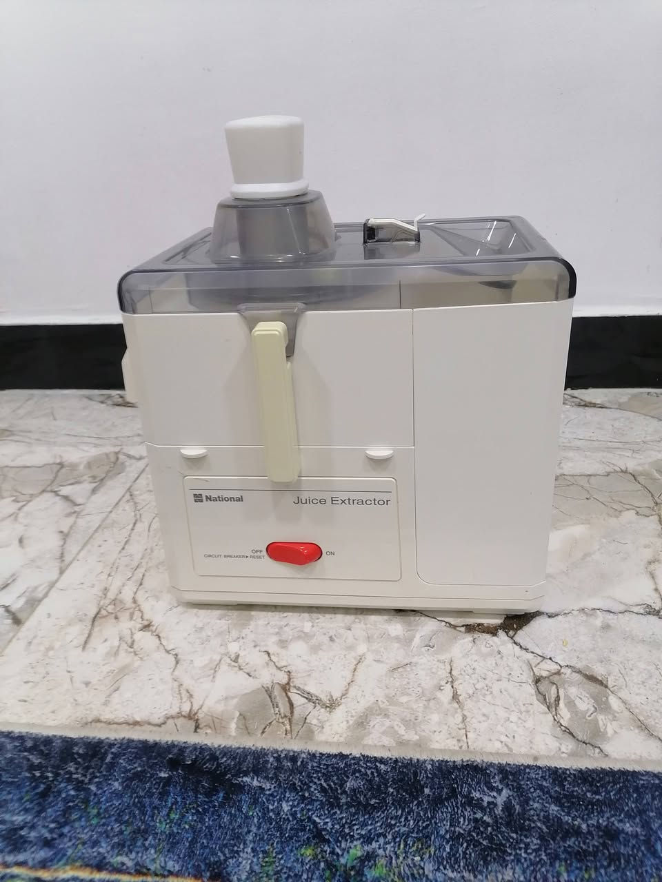 عصاره جزر. ناشنال ياباني  مستخدم. نضافه عاليه


**إذا كنت صاحب هذا الإعلان وتريد حذفه لأي سبب، رجاءا أرسل رسالة إلى الدعم الفني**