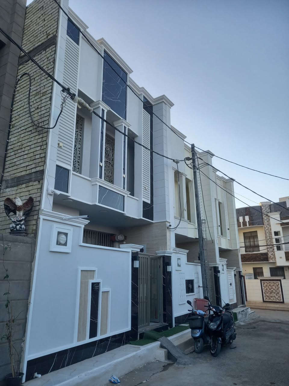 يالله دار للبيع  حي الزيتون قرب قاعه  سوفانا  ثلاث بيت عن الحولي مال ابو مهدي المهندس المساحه ١٠٠ متر طابقين بناء درجه اولى ٢٠٢٥ ثلاث غرف نوم  كافت الخدمات سند ٢٥اقرار محكمه التوأصل ***********
