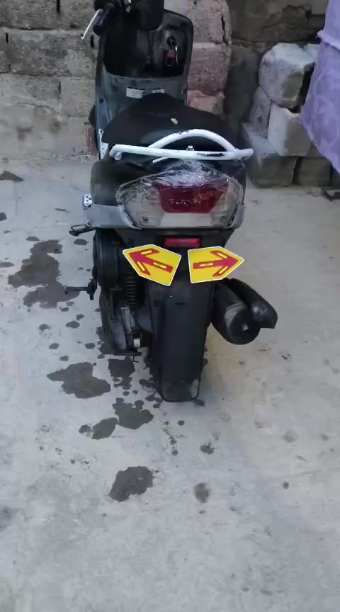 سلام عليكم من رخصت الدمن دراجه ماكس قجمه دراجه حلو معدل وتشك الكاع تجي تشوف بعينك سعر 750 قبل التفاوض+964 788 422 2027


**إذا كنت صاحب هذا الإعلان وتريد حذفه لأي سبب، رجاءا أرسل رسالة إلى الدعم الفني**