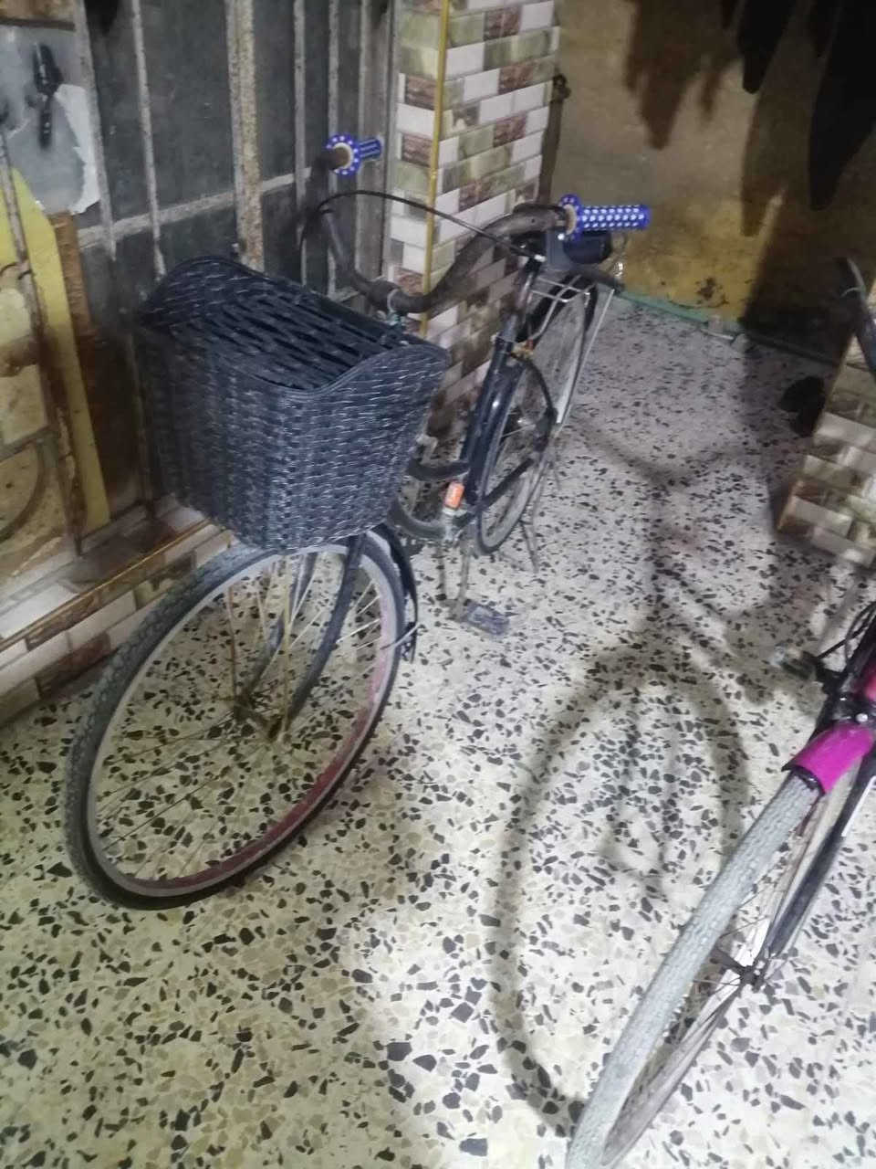 مكلف بنشر بايسكل عدد ٢ لبيع كل واحد وسعره  رقم هاتف *********** واتساب فقط البصرة, العراق
