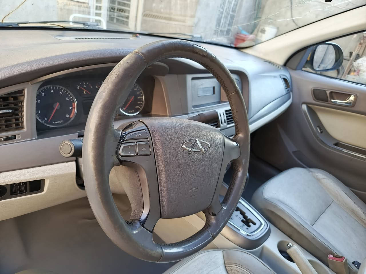 سلام عليكم
شيري استرا موديل 2014  كير ومكينه كامري  
المكينه والكير خير من الله 

سياره مكفوله بدون ضربه  

رقم انكليزي السعر 55 وبيها مجال موجود بغداد 

ما متواجد على الفيس اتصل على الرقم ***********#
