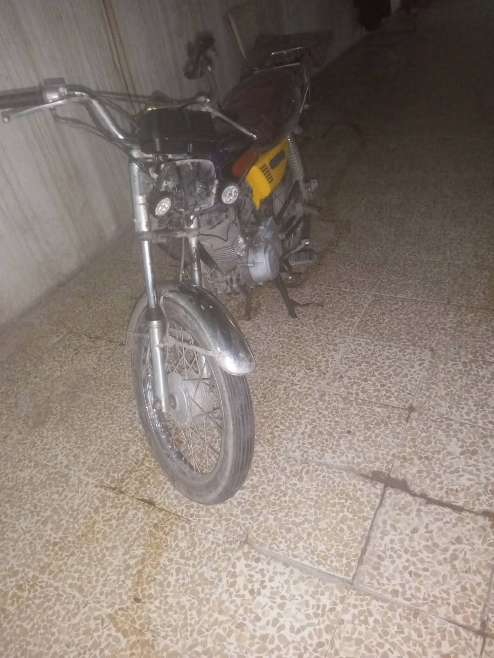 بارت2021الماطور ما شا الله جديد بس الايت الأمامي مشلوع الماطور كلشي مابي نضيف كير أو مكينه شرط السعر300او بي مجال *********** واتس اب
