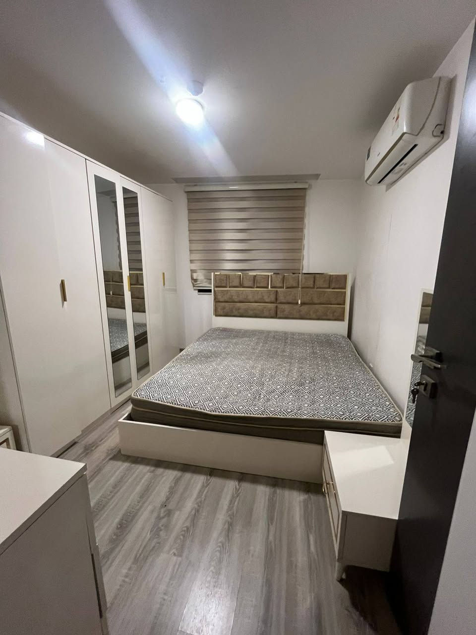 ✨🏡 شقة مميزة للإيجار في لايف تاورز 🏡✨
📍 لايف تاورز – أربيل 🛏️ 1+1 🍽️ مطبخ عزل (منفصل) 💰 الإيجار الشهري: 400$

🔥 عرض خاص لفترة محدودة: عند دفع 3 أشهر مقدماً يصبح الإيجار 350$ شهرياً فقط.

✅ تصميم عملي ومريح ✅ موقع حيوي وقريب من الخدمات ✅ مناسبة للأفراد والعوائل الصغيرة ✅ جاهزة للسكن فوراً

📞 للحجز والاستفسار: ***********

📱 واتساب وڤايبر متوفر
