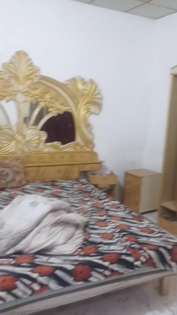 المكان نجف السعر ٣٠٠ الف
***********
