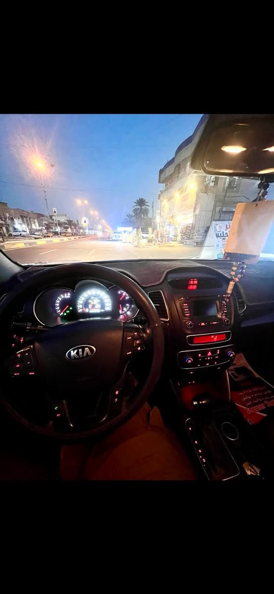 🚘 للبيع كيا سورينتو 2015 خليجي – فل مواصفات
✅محرك 6 سلندر 3500
✅ فتحة سقف بانوراما
✅ داخل قرميد 
✅ مقاعد جلد
✅ تشغيل بصمة + دخول ذكي
✅ شاشة مع كاميرا خلفية
✅ حساسات أمامية وخلفية
✅ مثبت سرعة
✅ مرايا كهربائية مع طي
✅ تدفئة وتبريد للمقاعد
✅ تحكم ستيرن 
✅ إضاءة LED وزينون
✅ 7 مقاعد
🔹 ماشية 161 الف كيلو 
🔹 الصدر 75%
🔹 محرك وكير من خير الله
مصلح كازكيت
3 اصابع من البنيد ضرر 
الجاملغ الايسر مبدل وكالة
والجاملغ الخلفي الايمن على كد جف
🔹 السيارة رقم بغداد – تحويل مباشر
💰 السعر: 18,800 دولار

للاستفسار والمعاينة، المراسلة على الخاص أو الاتصال او واتساب
***********
