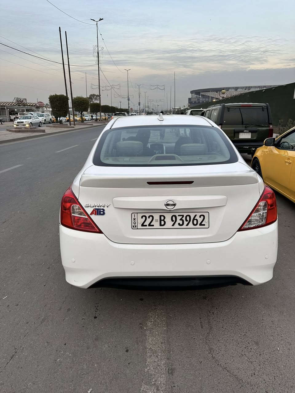 السلام عليكم
سني موديل 2024سياره كفاله 
ام البليته الزركه كير ومكينه مال شركه بعدها بالعلامة
بيها جاملغ خلفي شخطه فقط والبنيد رصعه  
مكان السياره بغداد 
السعر 125 وبيها مجال 
رقم الهاتف ***********
