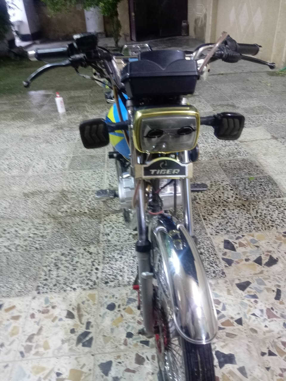 دراجه لبيع موديل24شراي يتصل سعر700وبيه مجال***********
