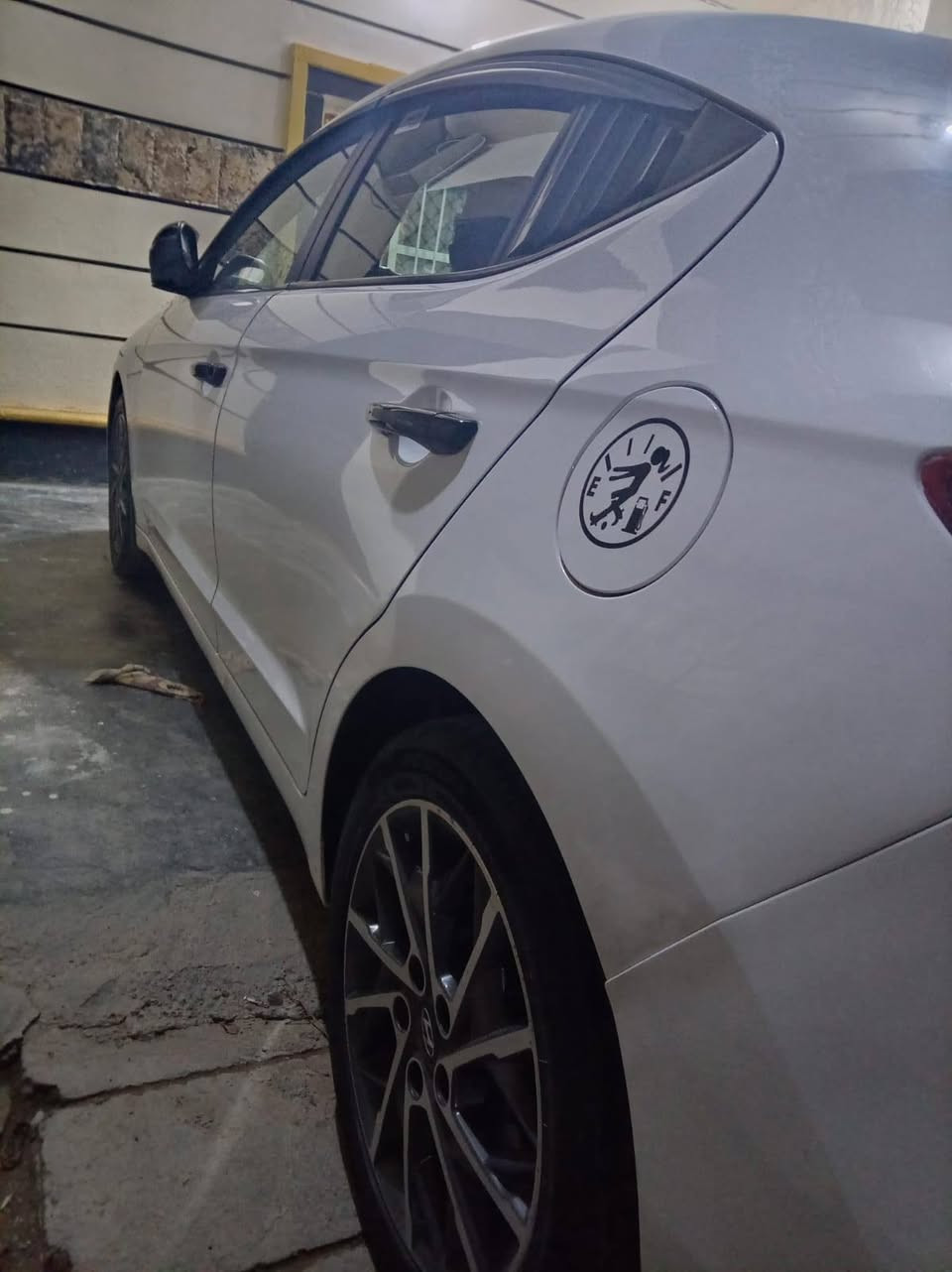 سلام عليكم النترا  2019 شكل20 خليجي فول مواصفات عده بصمه ومكفوله كفاله عامه والسونار مالته موجود السعر خاص اتصل ***********
