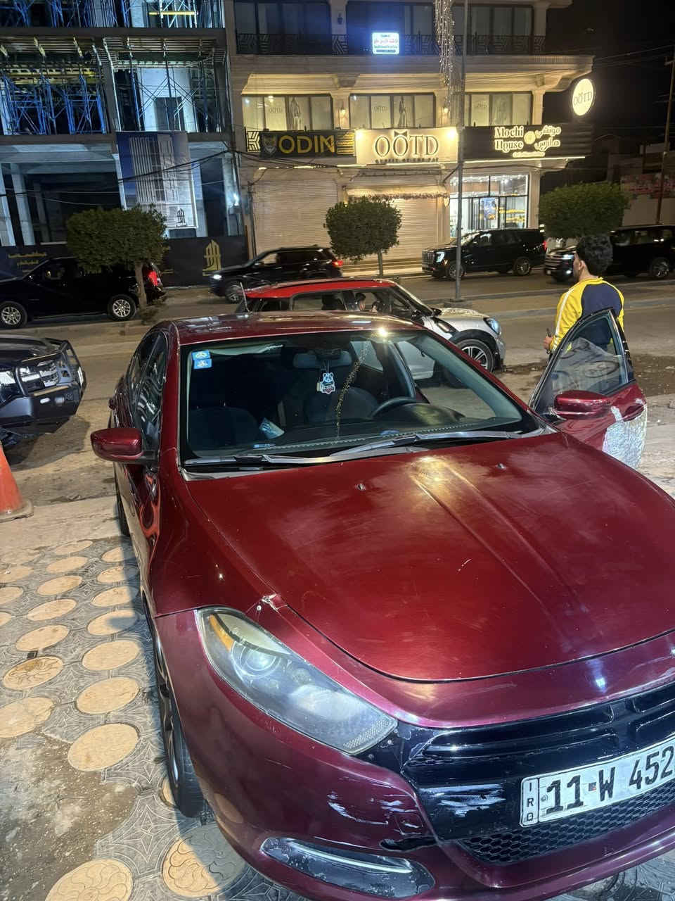 السلام عليكم دوج دارت 2015  السعر ٧٨ وبي مجال رقم بغداد
باب السائق دعمتني دراجه وصلحته بقه بس صبغ وصور الحادث مال امريكا موجوده مرفق مكان بغداد المنصور ***********
