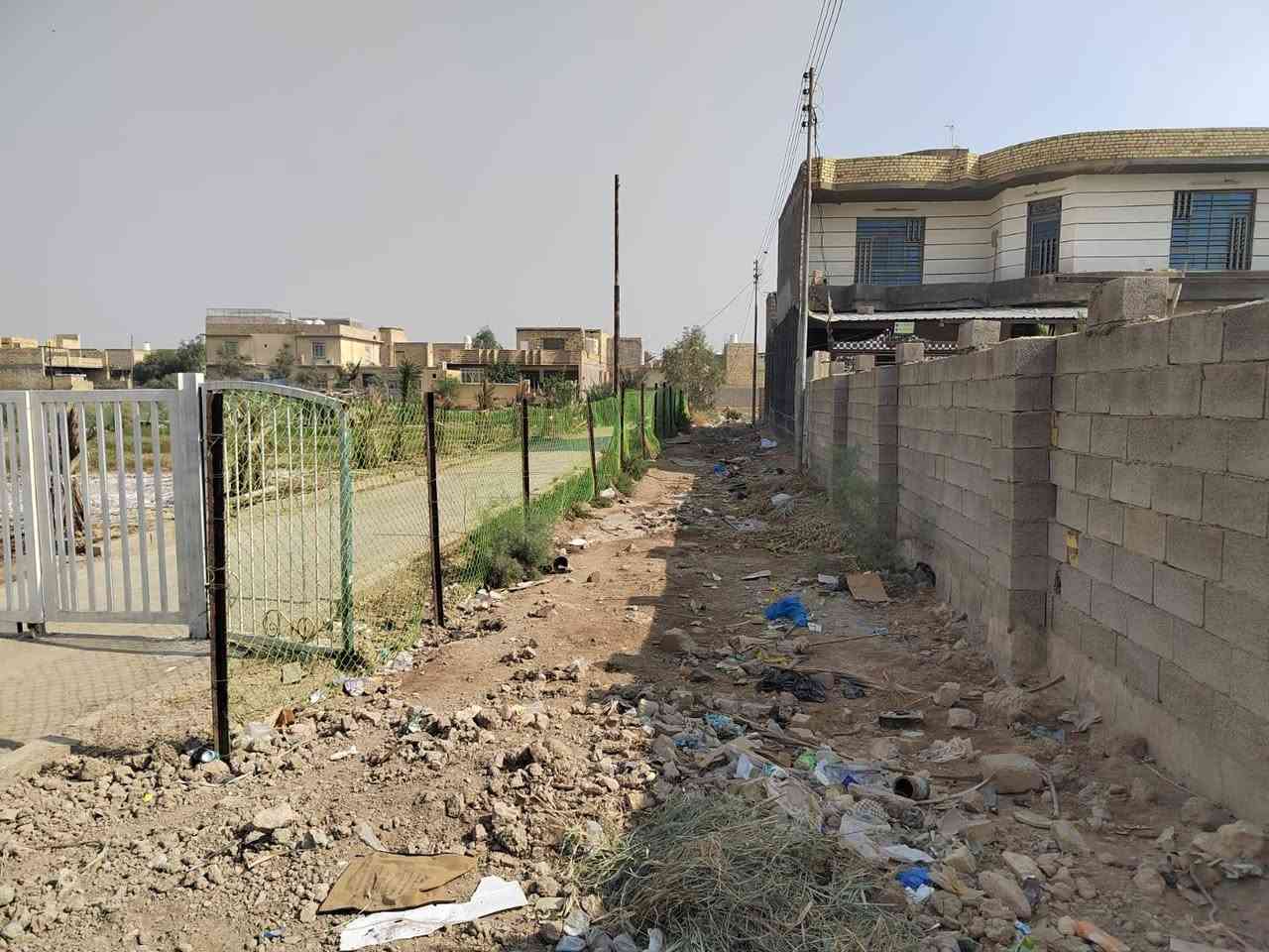 سلام عليكم... طابو صرف زراعي سند 25 مساحه الكلي 1250 داخل القطعه منزل هيكل 200 .متر   سده دور النفط مقابيل السايلو الوفه الثانيه ستفسار.. .***********
