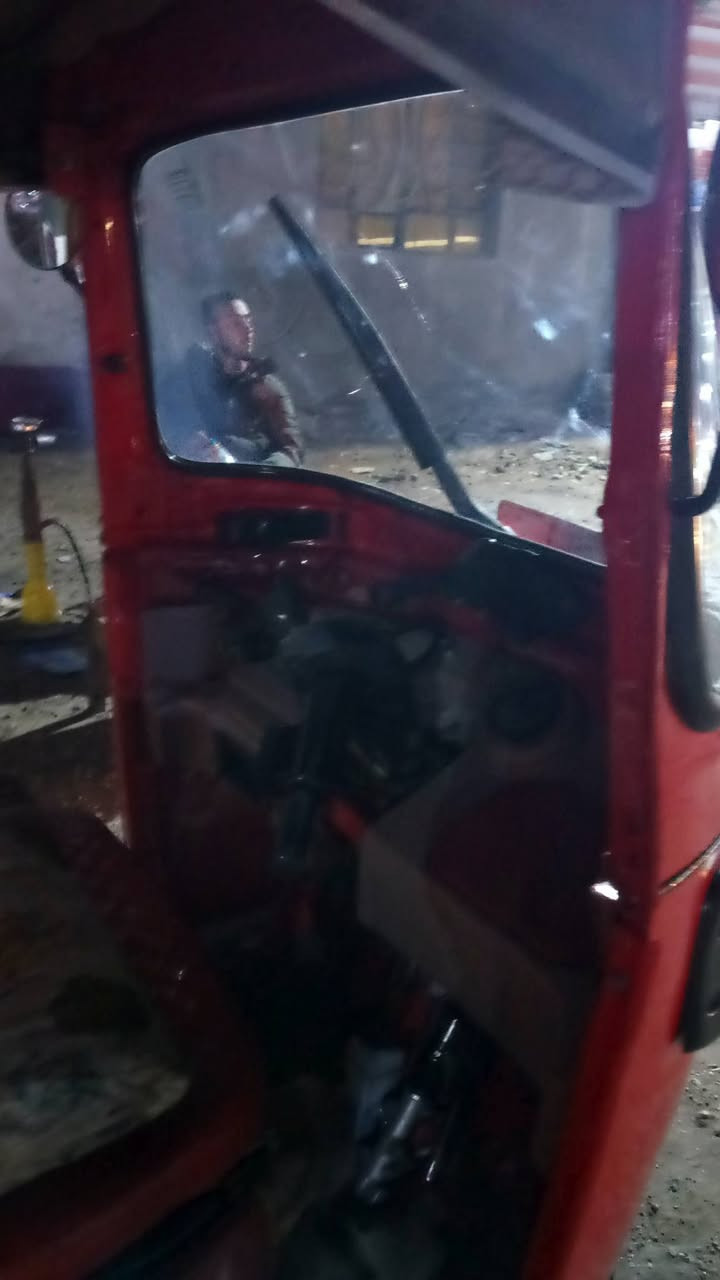 السلام عليكم باجاج 17دخوليه18كامله نقص كهربأئبات وصلنصه عوزهه لحيم دوسه سائق معمره جديد وره مبيهه شي تجفيت جديد شركه  ونه خفيفه ب الكسل  سعر   5 مستعجل ع بيعته تحويل ٢ يوم  وبيهه مجال أن شاءالله ***********   مكان مدينة الصدر
