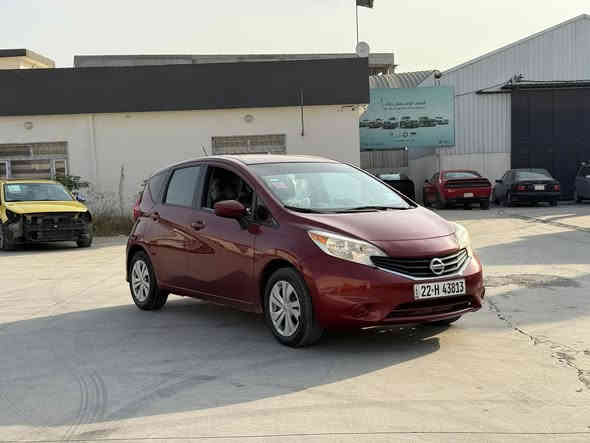 للبيع 
نيسان فيرسا موصفات sv
موديل 2017
شاشه 
كامره 
ضررها جاملغ وبوند 
بدون دواخل بدون ايرباك 
هزه وسنويه جديد 
شرط تحويل 
مكان السياره موصل 
السعر 💸 98💸وبيها مجال 
التواصل على الارقام
***********
*********** بيه واتساب
