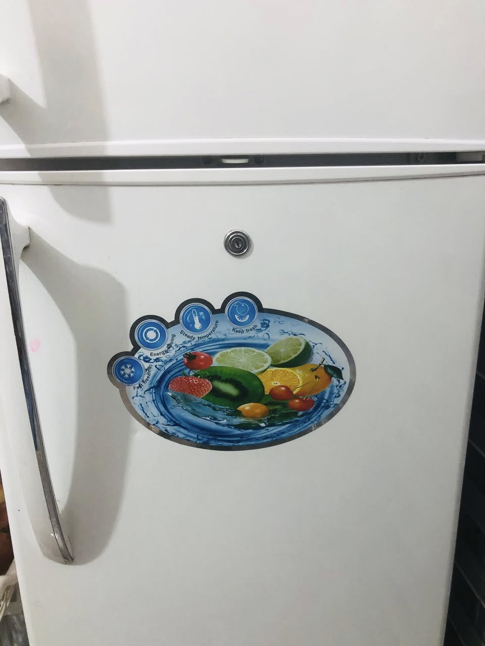 ثلاجه نوع شينون نظيفه جدا مداخله تصليح حجم وسط سعرها 150 مكان بغداد الصليخ  ***********
