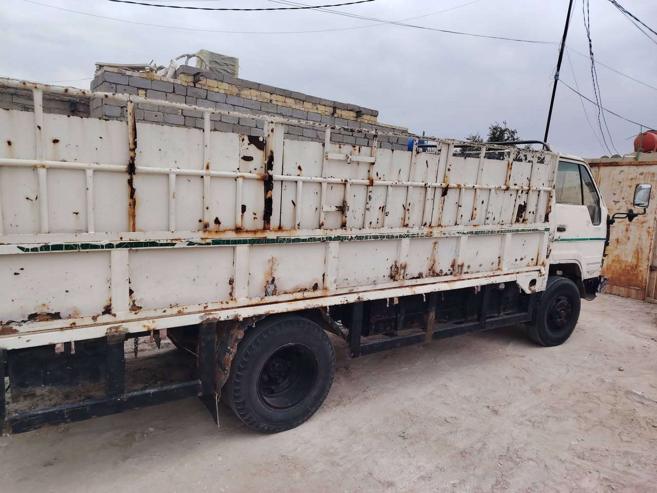 السلام عليكم سياره للبيع تيوتا
حمل السعر 40 ورقه وبيها مجال للشراي
للتواصل الاتصال على الرقم *********** _*********** العنوان المثنى الرميثه
