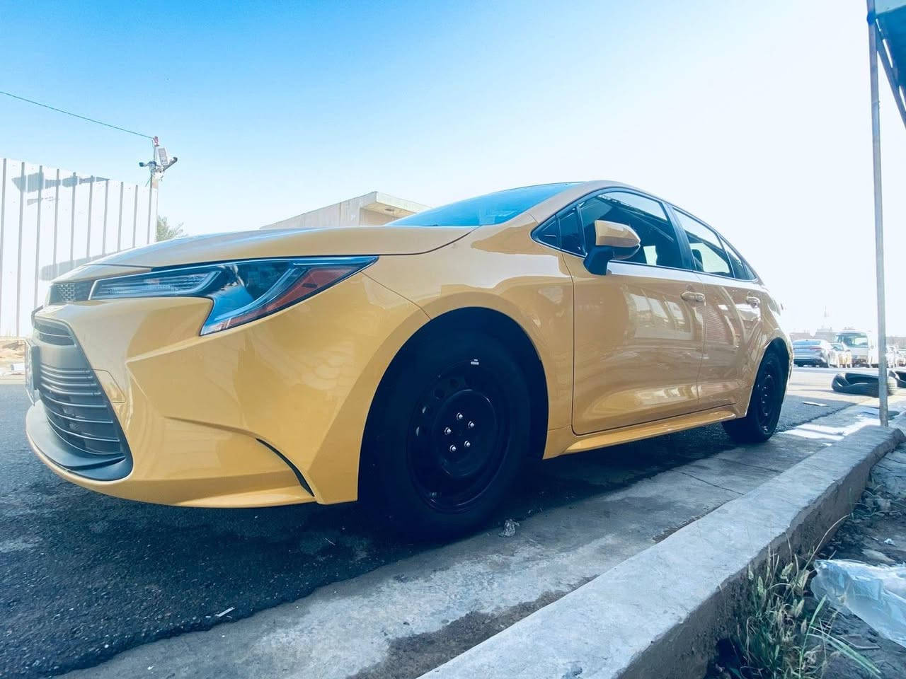 كورلا موديل 23 ماشيه 45 ميل ،داخله تقرير مياء امطار ،ابشرط فيشه ما مفتوحه  كفاله عامه من ضربه أو فتح ،دوشمه عامه ،تخم تاير جديد، سعر 170 أو بيه مجال   ***********
